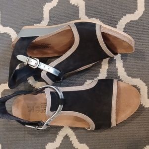 Naot Black Suede Open Toe Wedge Sandals Women's 41
